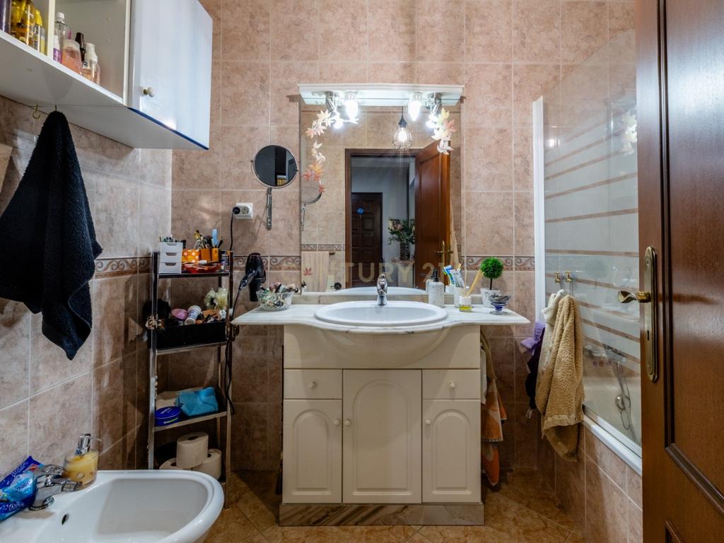 3-bedroom apartment in central Tavira – image 17
