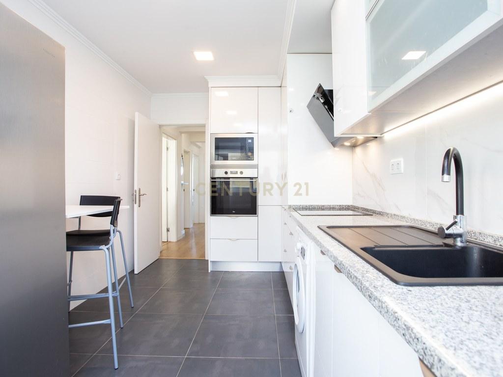 Apartment T2 in Rio de Mouro — image 04