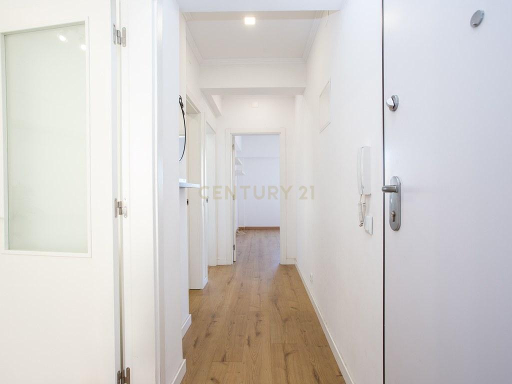 Apartment T2 in Rio de Mouro — image 05