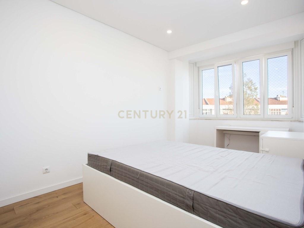 Apartment T2 in Rio de Mouro — image 09