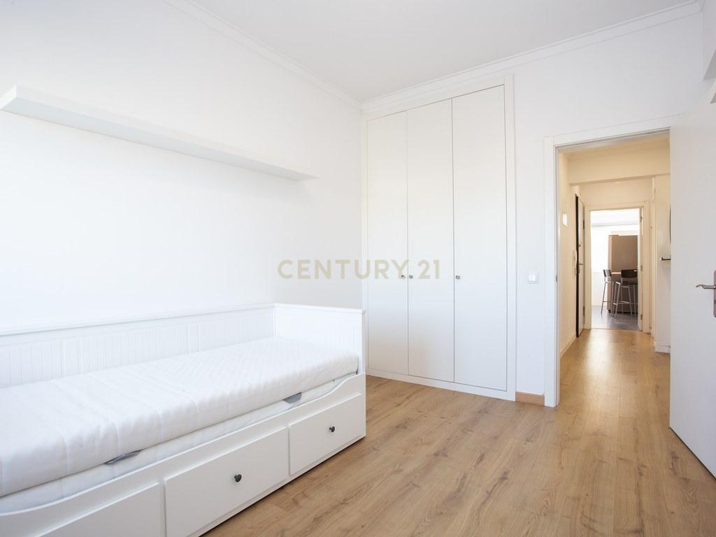 Apartment T2 in Rio de Mouro — image 13