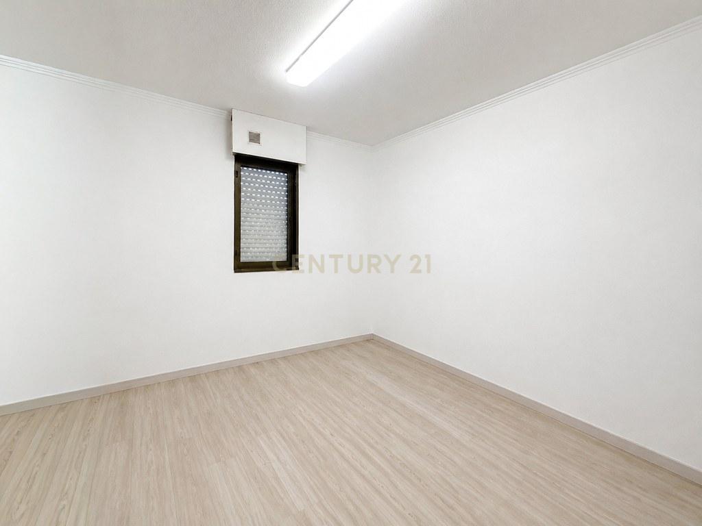 Apartment T3 in Corroios — image 22