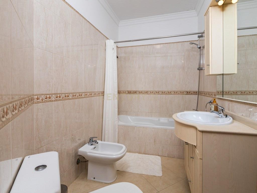 Apartment T3 in Portimão — image 23