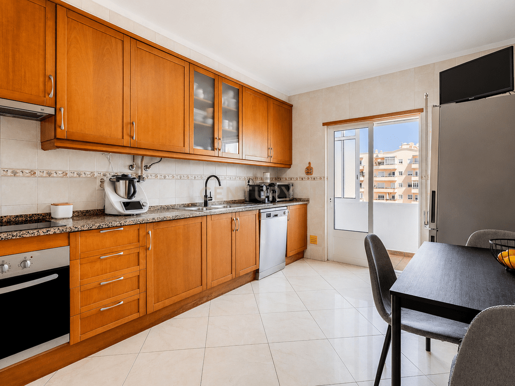 Apartment T3 in Quelfes — image 09