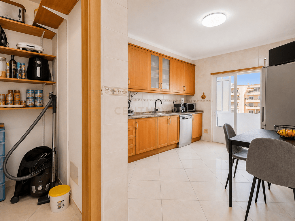 Apartment T3 in Quelfes — image 12
