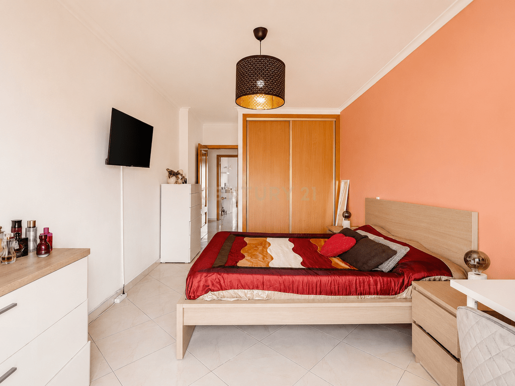 Apartment T3 in Quelfes — image 13