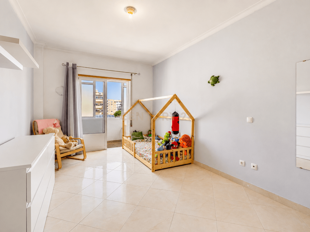Apartment T3 in Quelfes — image 18