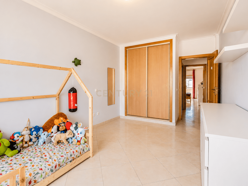 Apartment T3 in Quelfes — image 19