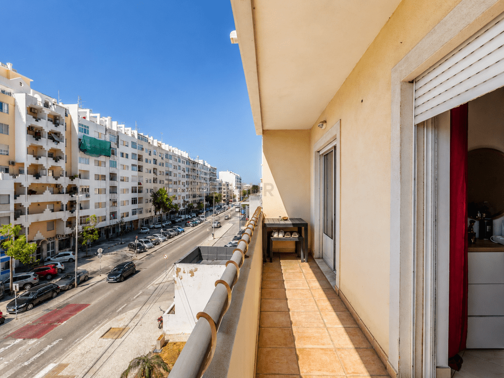 Apartment T3 in Quelfes — image 23