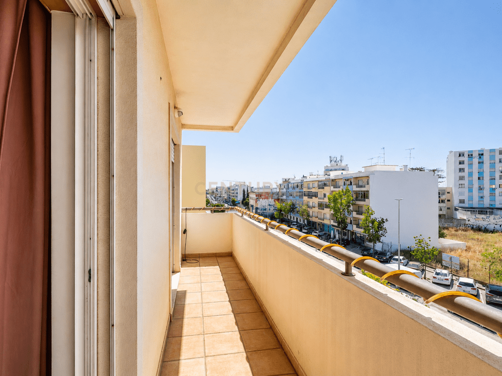 Apartment T3 in Quelfes — image 24