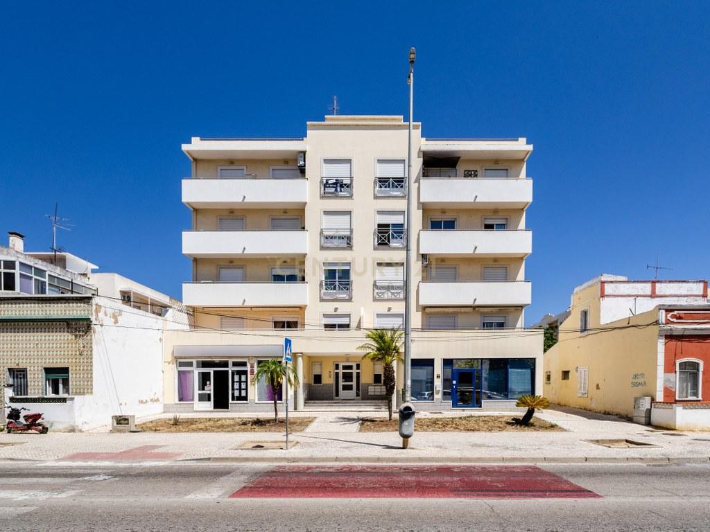 Apartment T3 in Quelfes — image 29