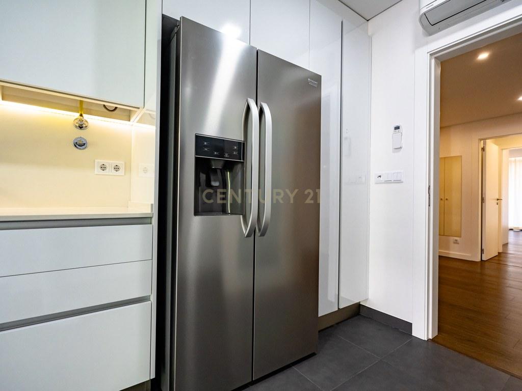 Apartment T3 in Santo António dos Olivais — image 06