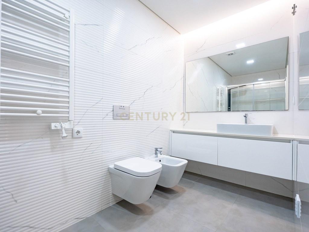 Apartment T3 in Santo António dos Olivais — image 24