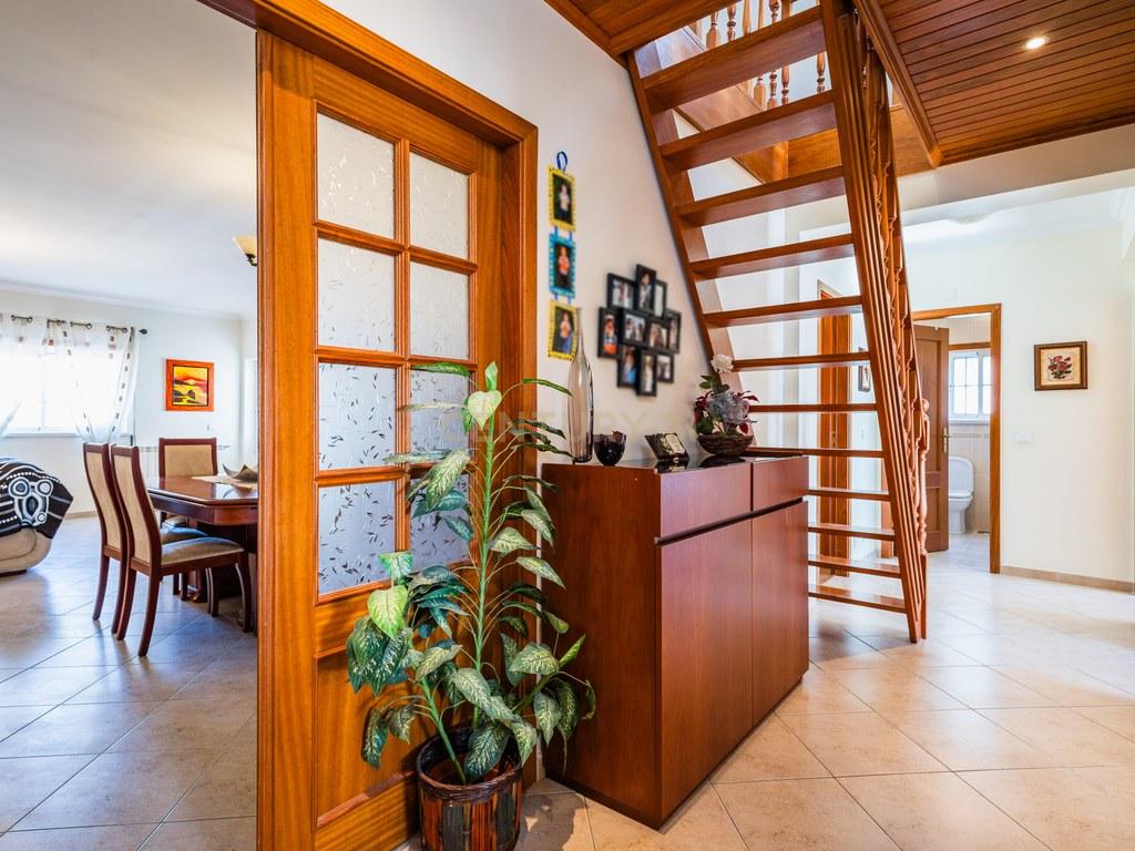 Apartment T3 in União das freguesias de Marrazes e Barosa — image 03