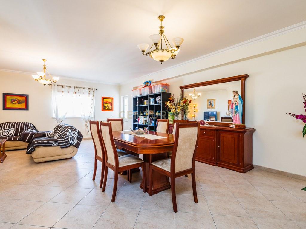 Apartment T3 in União das freguesias de Marrazes e Barosa — image 04