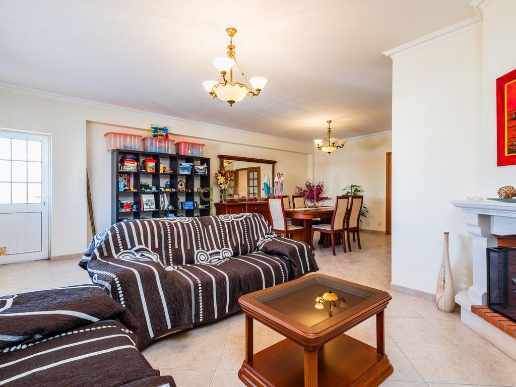 Apartment T3 in União das freguesias de Marrazes e Barosa — image 07