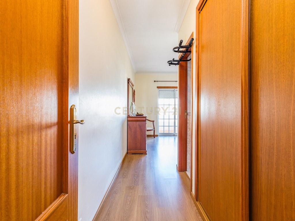 Apartment T3 in União das freguesias de Marrazes e Barosa — image 22