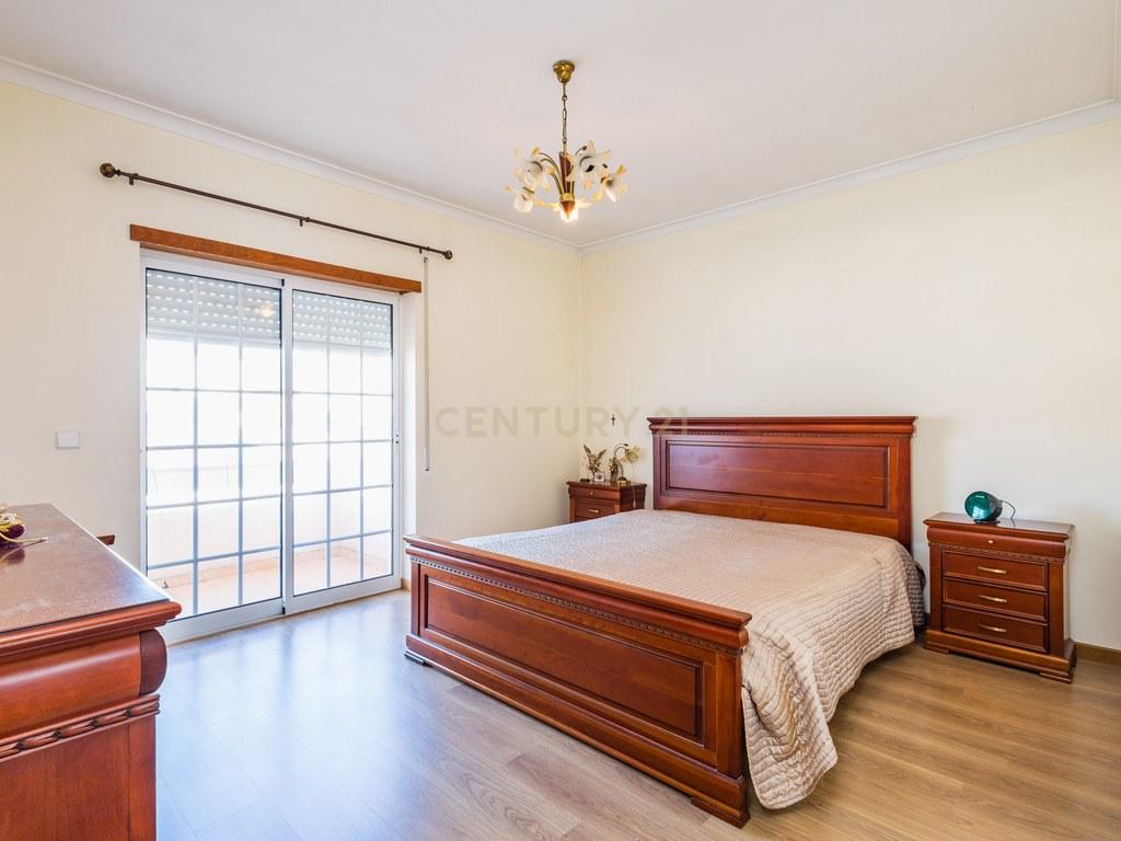 Apartment T3 in União das freguesias de Marrazes e Barosa — image 25