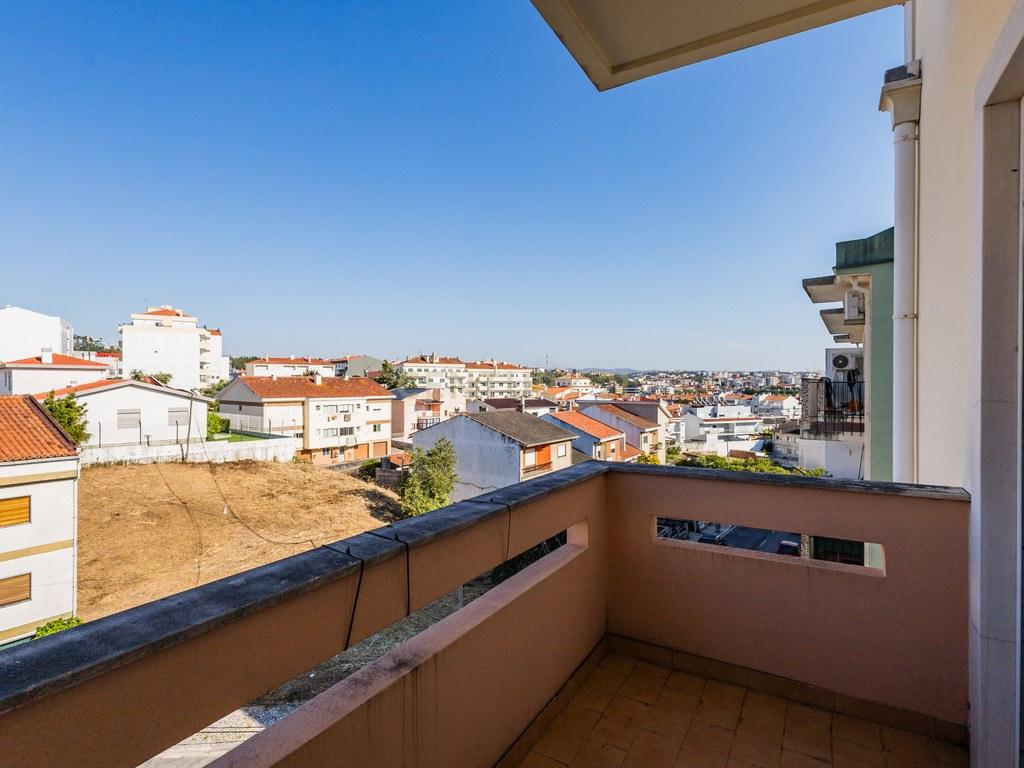 Apartment T3 in União das freguesias de Marrazes e Barosa — image 27