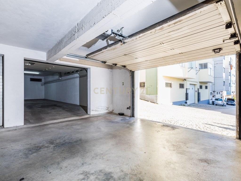 Apartment T3 in União das freguesias de Marrazes e Barosa — image 33