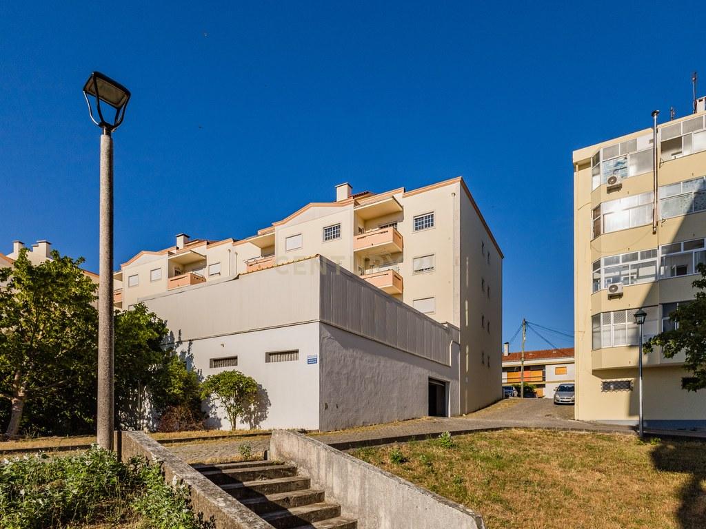 Apartment T3 in União das freguesias de Marrazes e Barosa — image 34