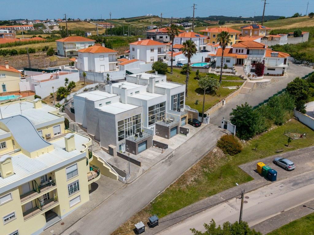 House T2 in União das freguesias de Lourinhã e Atalaia — image 07