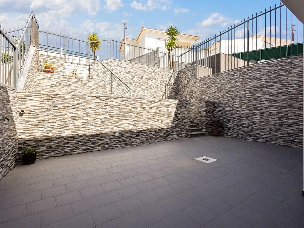 House T2 in União das freguesias de Lourinhã e Atalaia — image 25