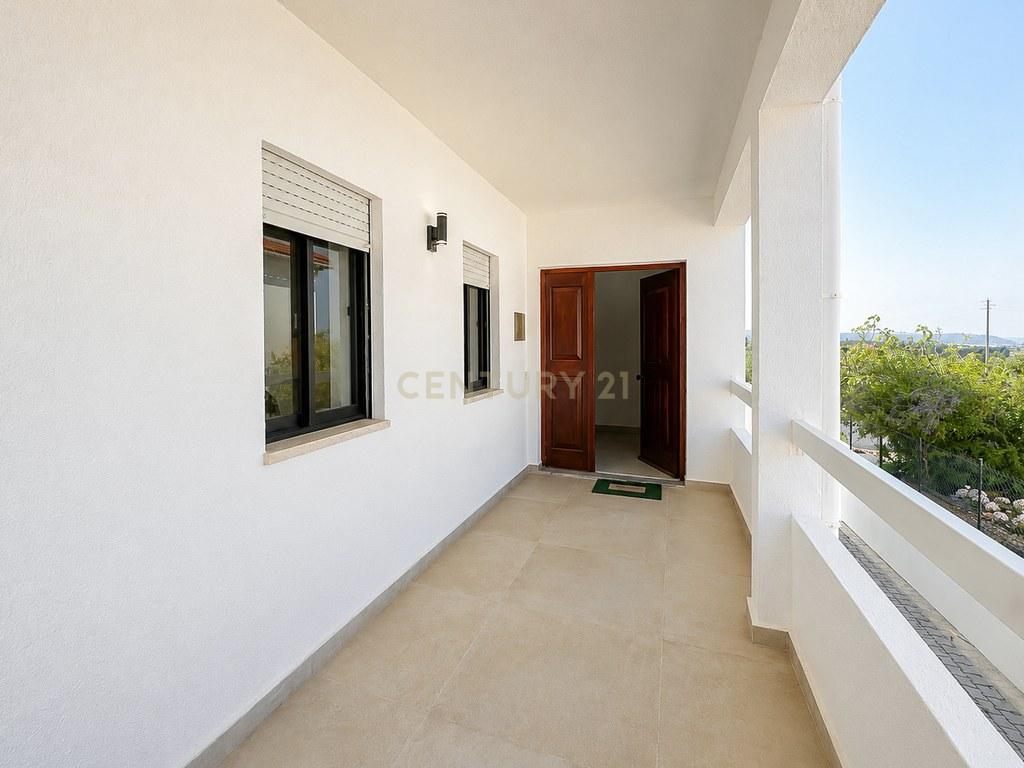 House T3 in Gaeiras — image 04