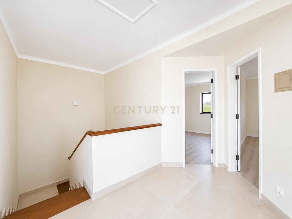 House T3 in Gaeiras — image 15