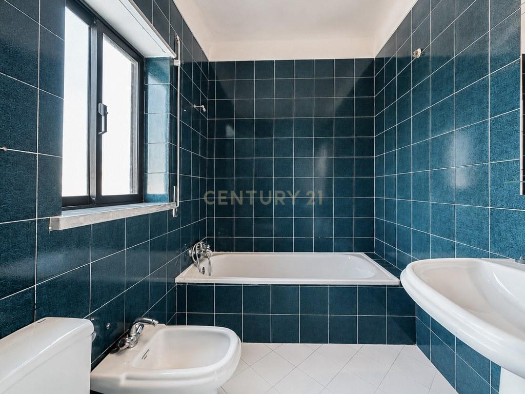 House T3 in Gaeiras — image 27