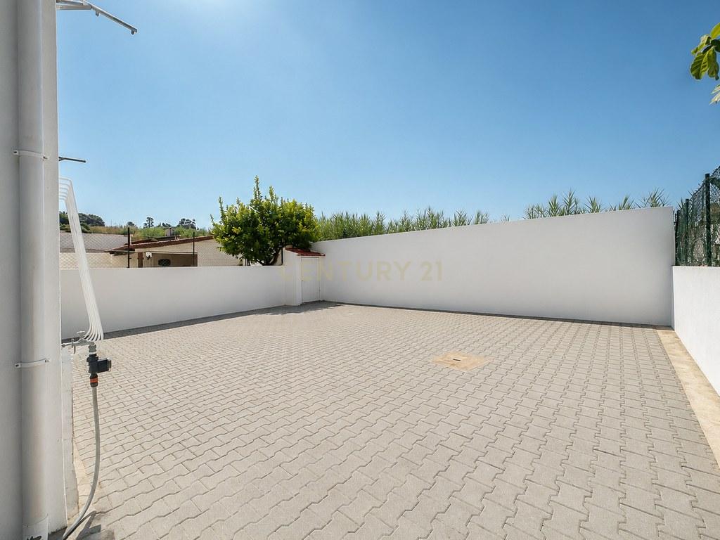 House T3 in Gaeiras — image 34