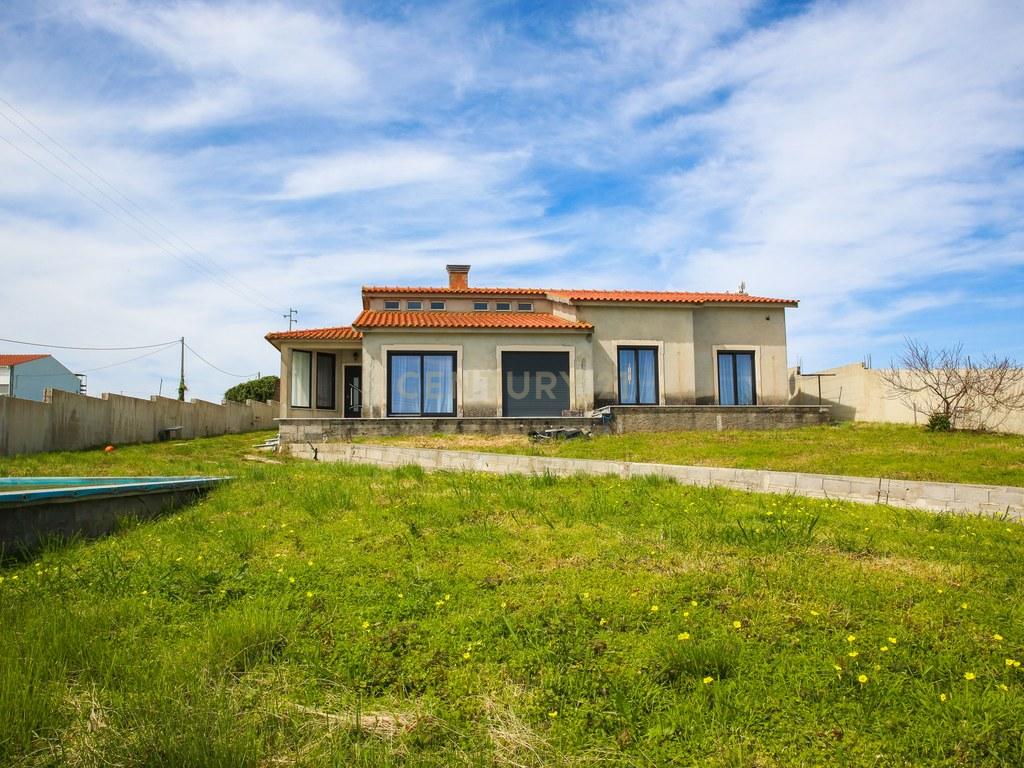 House T3 in Olho Marinho — image 04