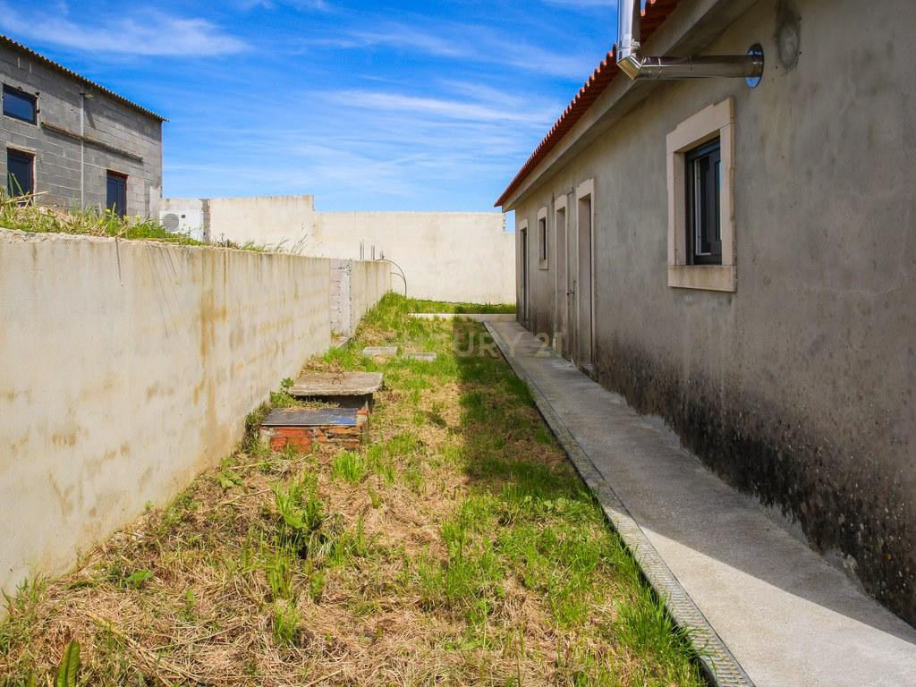 House T3 in Olho Marinho — image 33