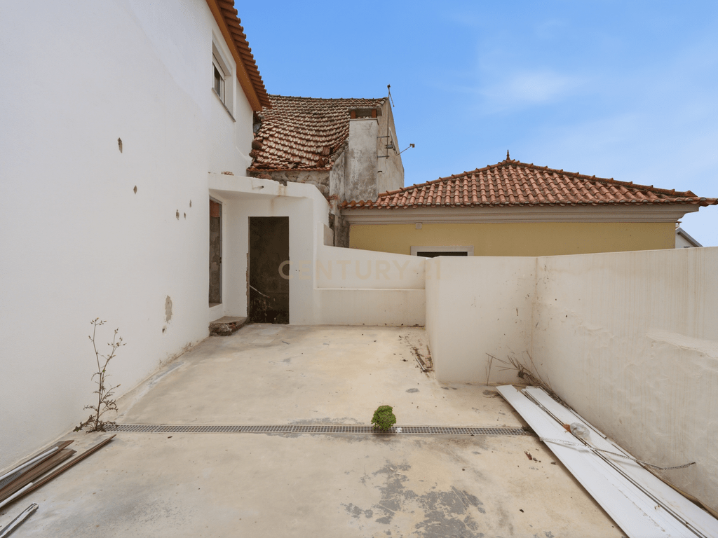 House T3 in União das freguesias de Lourinhã e Atalaia — image 18