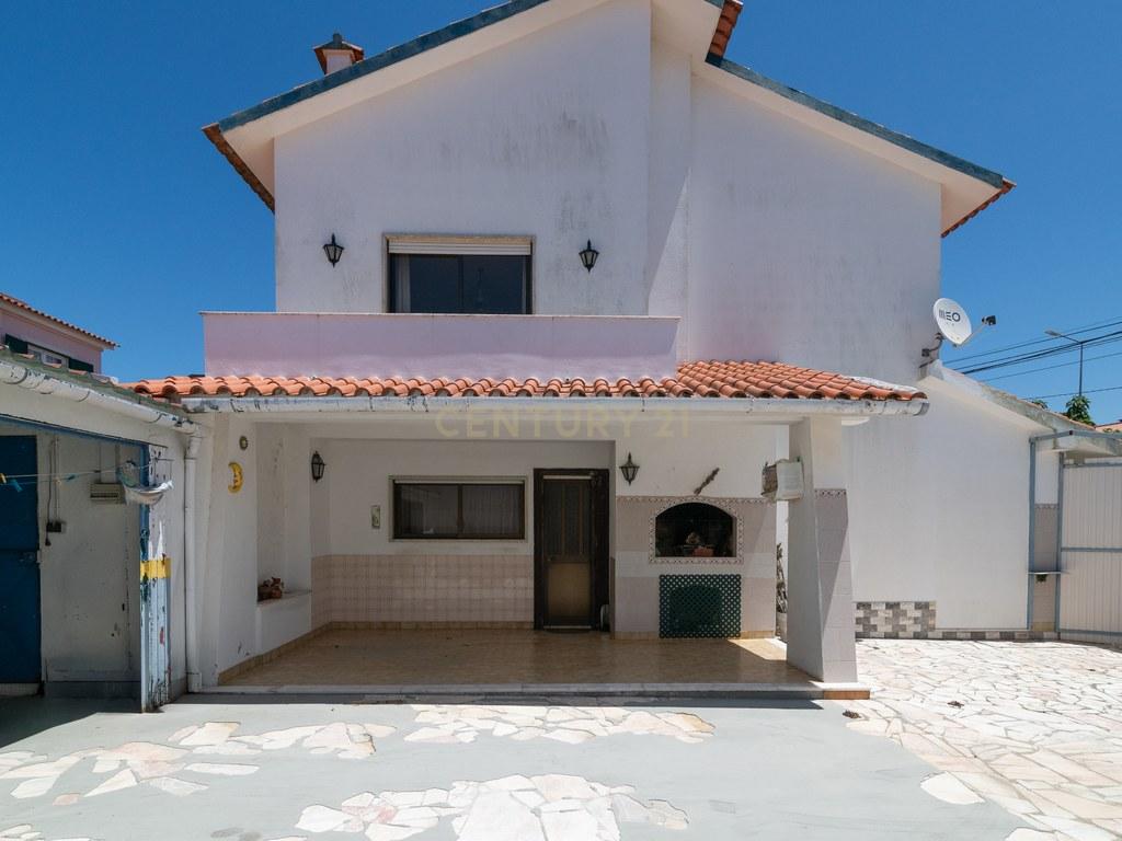 House T4+ in Alcabideche — image 05