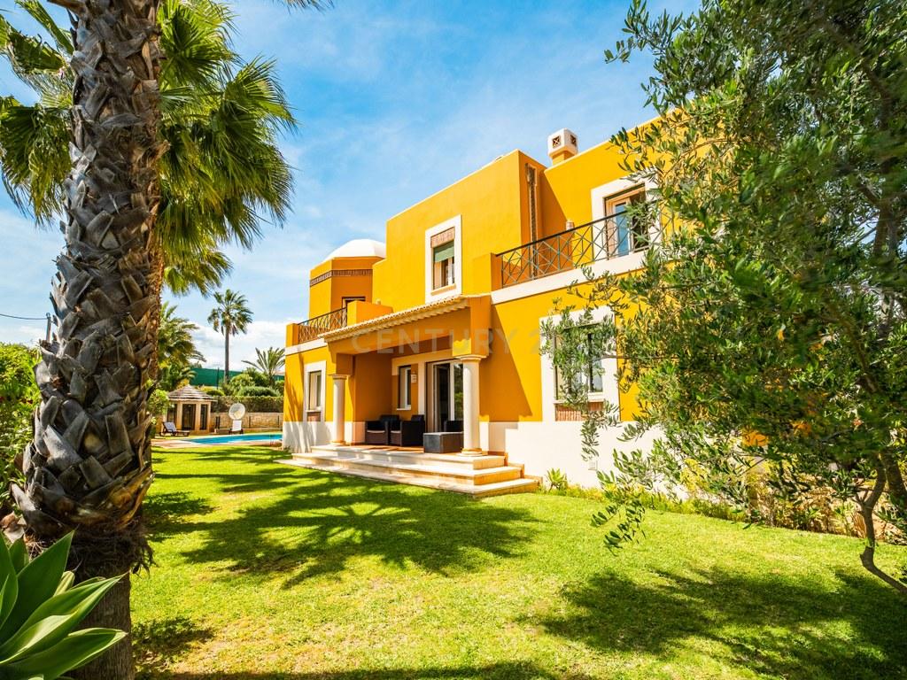 House T4+ in Guia — image 02
