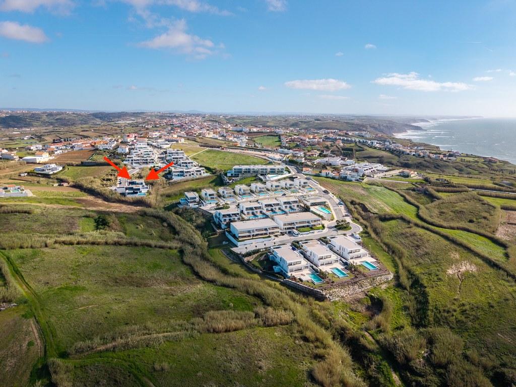 House T4+ in União das freguesias de Lourinhã e Atalaia — image 03