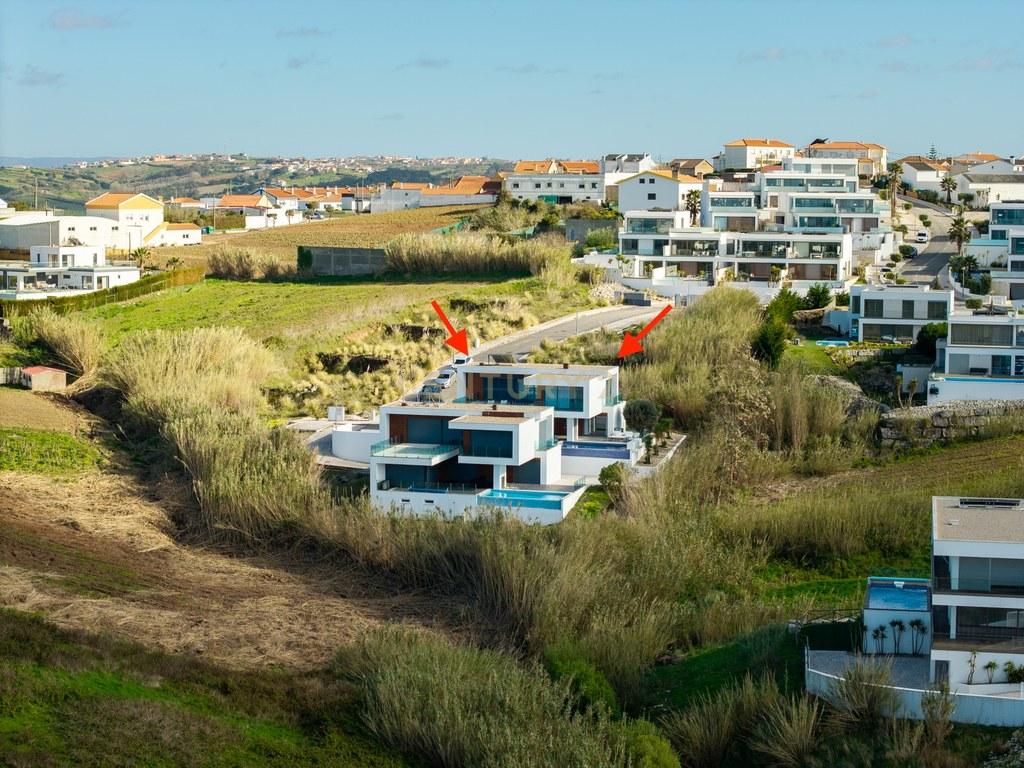 House T4+ in União das freguesias de Lourinhã e Atalaia — image 05