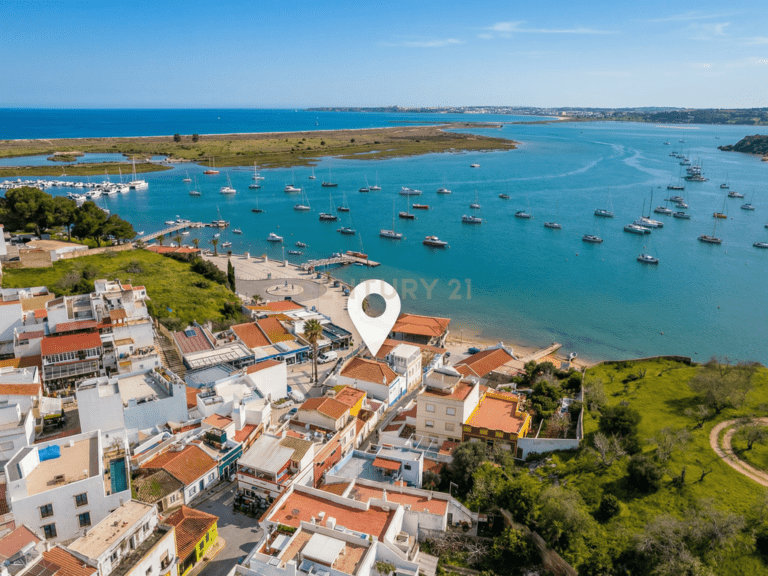 Building with restaurant in Alvor – image 01
