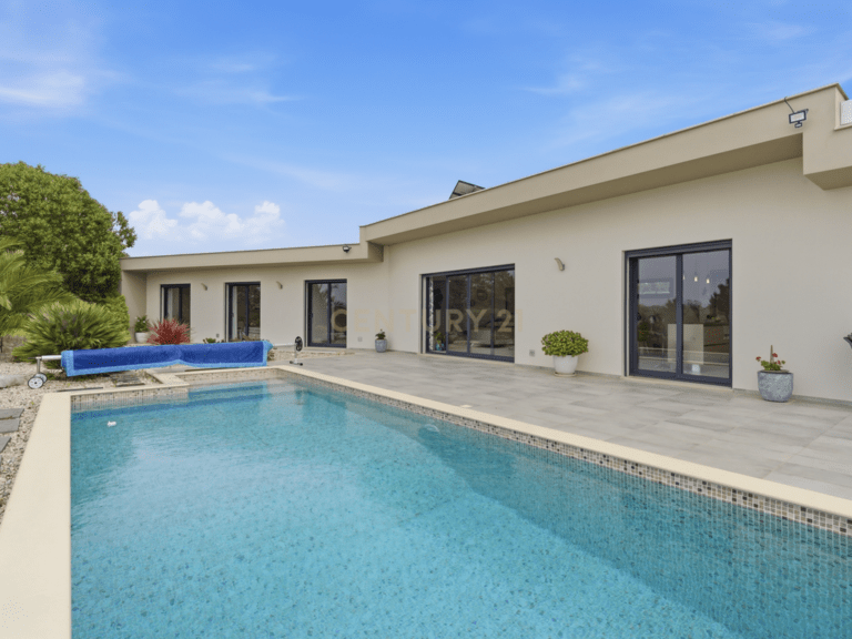 3-bedroom villa in Caldas da Rainha – image 01