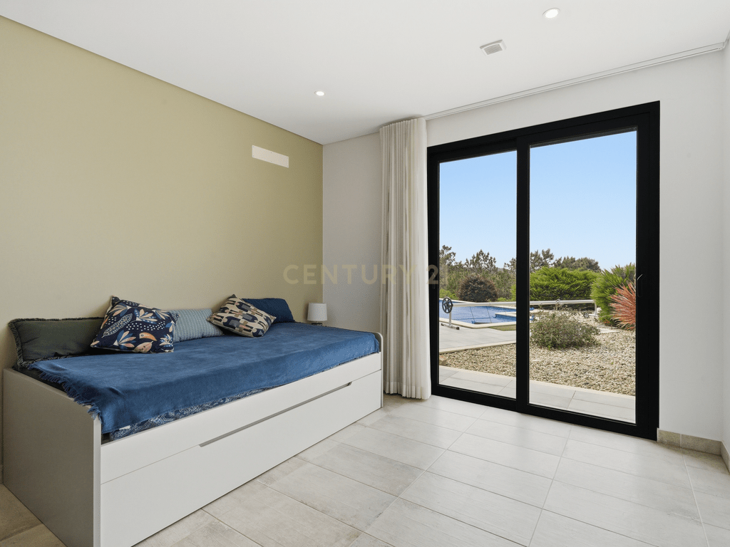3-bedroom villa in Caldas da Rainha – image 11