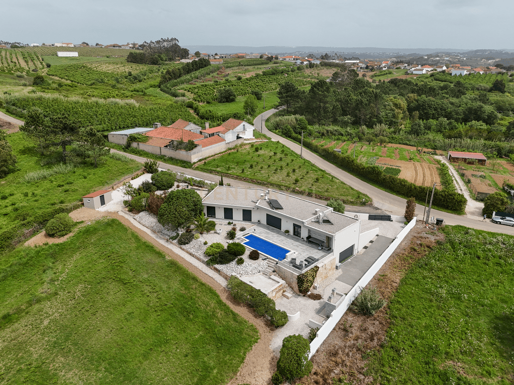 3-bedroom villa in Caldas da Rainha – image 25
