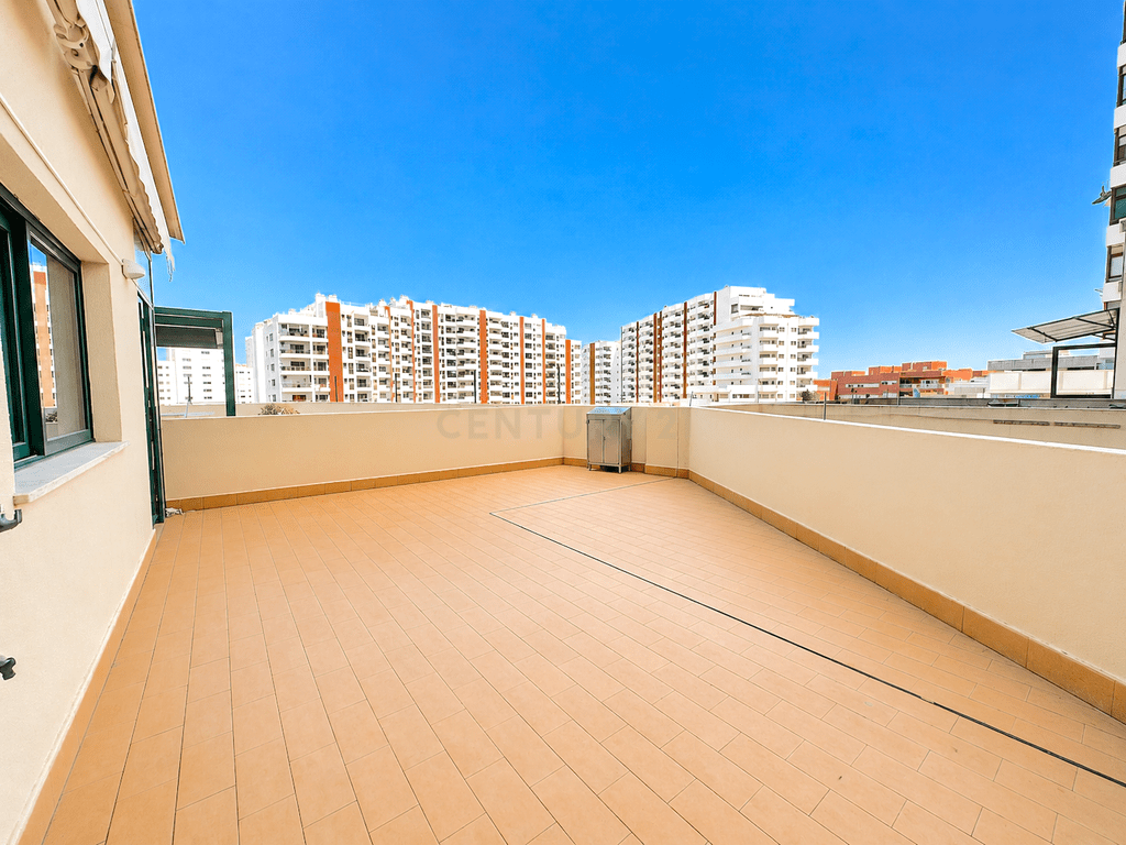Apartment T1 in Portimão — image 02