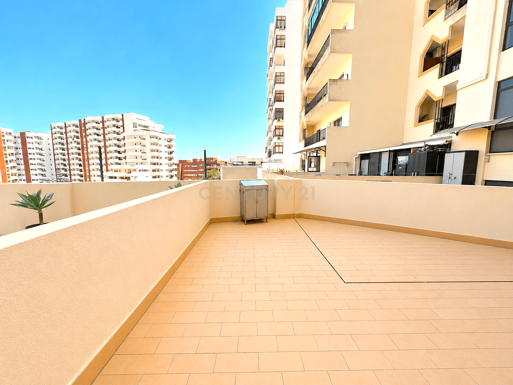 Apartment T1 in Portimão — image 03