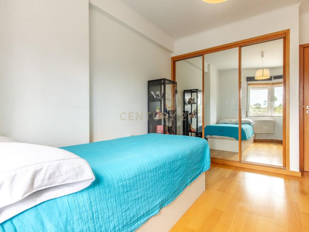 Apartment T2 in Corroios — image 04