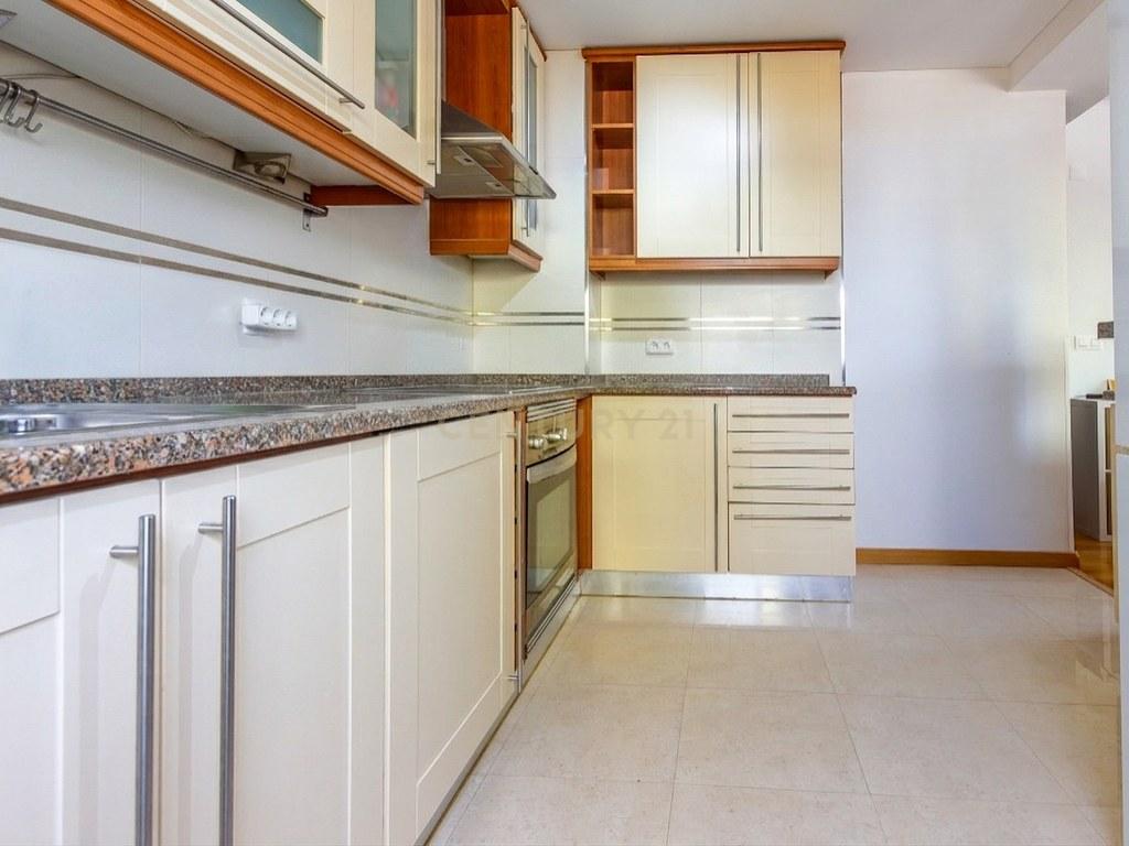 Apartment T2 in Corroios — image 07