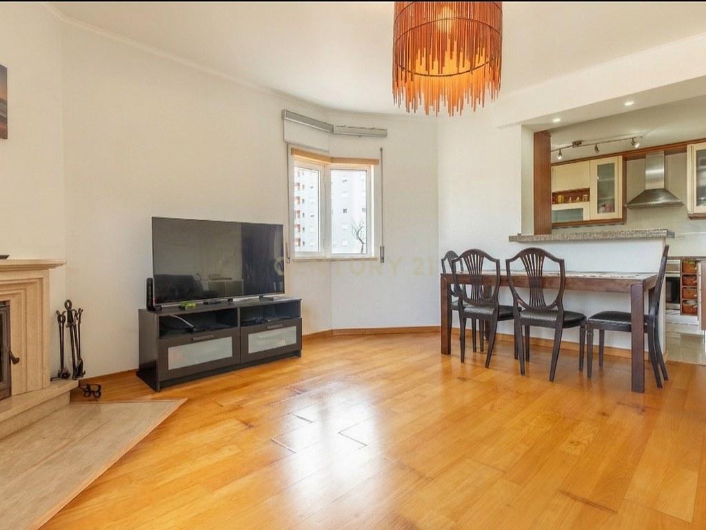 Apartment T2 in Corroios — image 10