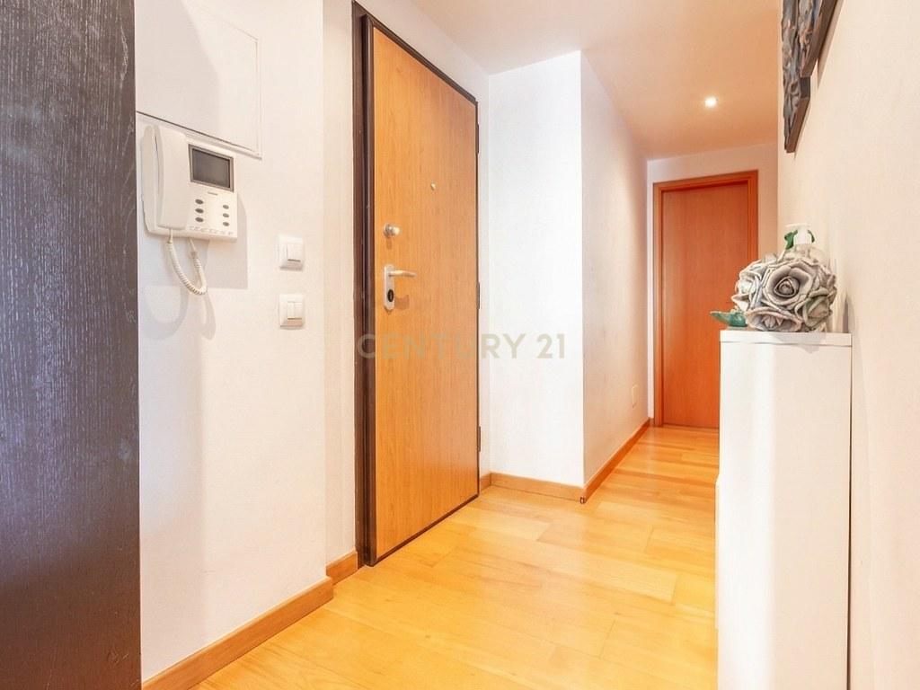 Apartment T2 in Corroios — image 11