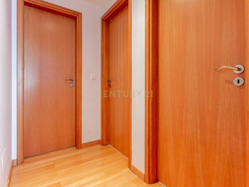 Apartment T2 in Corroios — image 12