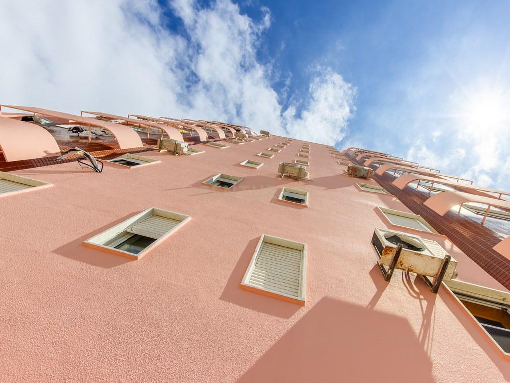Apartment T2 in Corroios — image 18